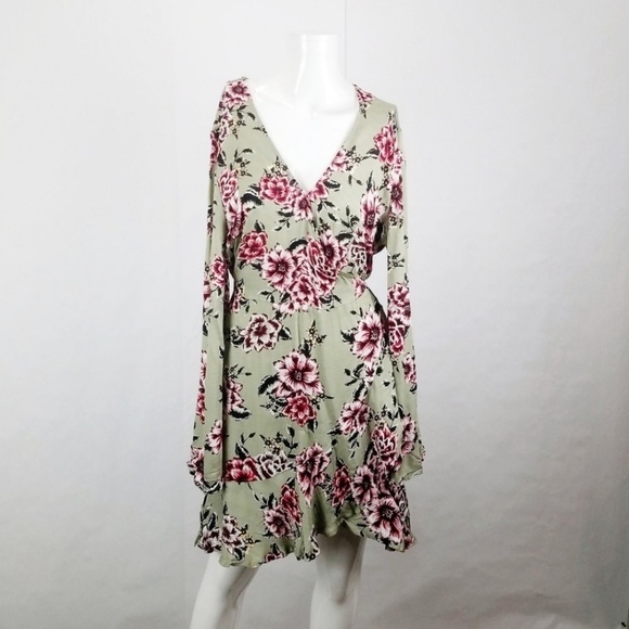 Mink Pink Femme Flora Bell Sleeve Wrap Dress - Picture 1 of 8